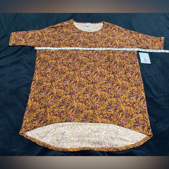OVERSIZED C PICS CLOSET CLEAR OUT ON ALL LULAROE MAKE AN OFFER BUNDLE NWT MEDIUM - Picture 1 of 9